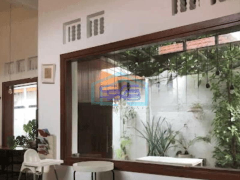 Dijual Ruang Usaha Bangunan Komersial Strategis di Jl Thamrin Surabaya Pusat Luas Bangunan 350 m²