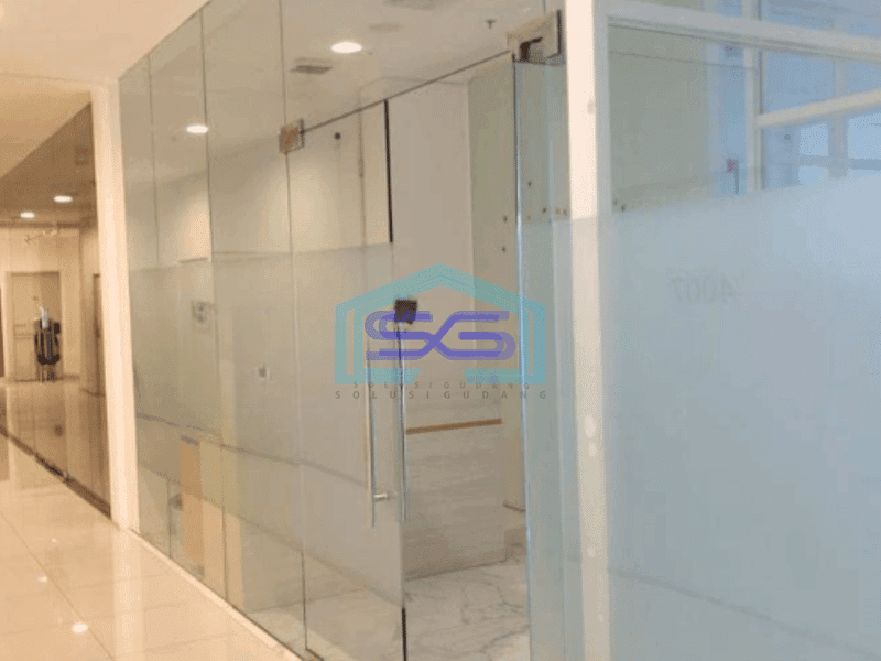 Dijual Kantor Lokasi Strategis Luas Tanah 136 m² di Central Park Jakarta Barat