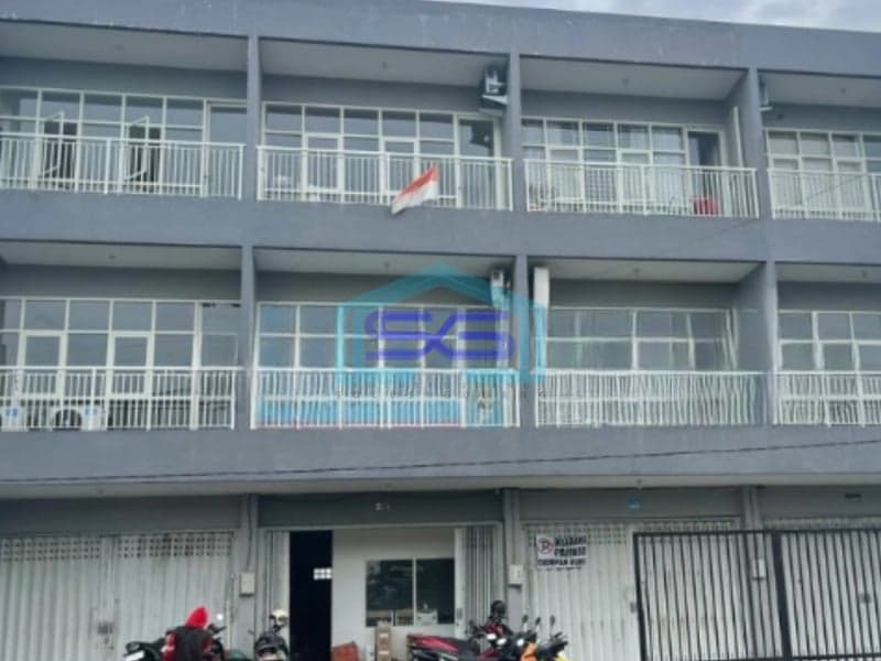 Dijual Ruko Murah Luas Bangunan  250 m² Lokasi Bebas Banjir di Wiyung Surabaya