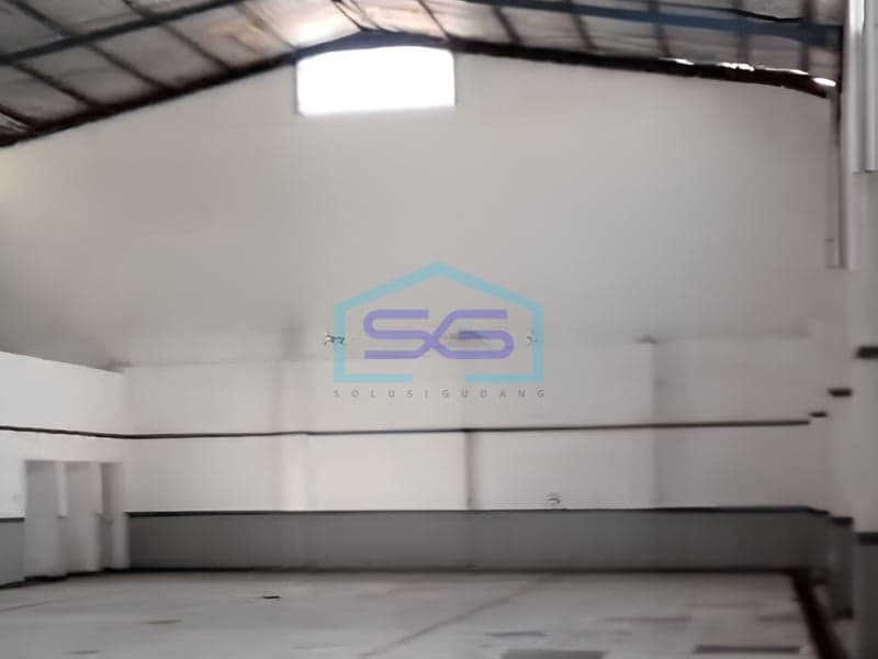 Bangunan Gudang Luas dan Rapi Disewakan Pinggir Jalan Raya Soekarno Hatta Bandung LT 1000m2