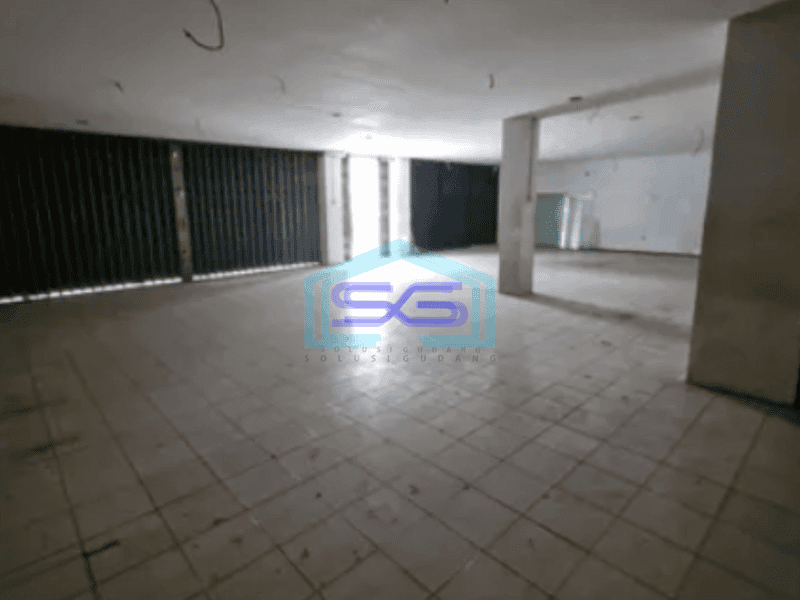 Disewakan Ruang Usaha Luas Bangunan 360 m² di Cawang Jakarta Timur Lokasi Strategis