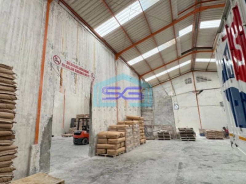 Dijual Gudang Sudah Renovasi SHM Luas 986m2 di Kapuk Kamal Jakarta Barat