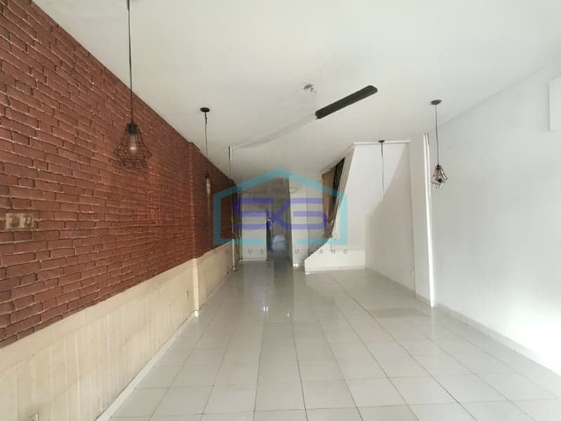 Disewakan Ruko Komersial di Kota Wisata, Cibubur, Bogor Jawa Barat Luas Bangunan 104 m²