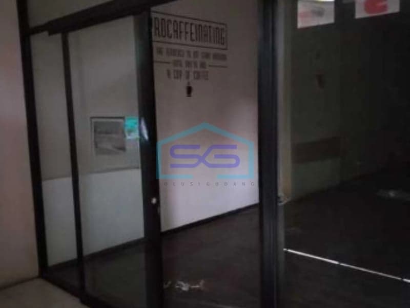 Ready to Use Shophouse for Rent on Sudirman Street, Bandung City, Building Area 75 sqm