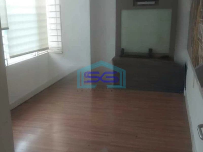 Dijual Kantor Luas Tanah 164 m² Lokasi Strategis di Karawaci Tangerang