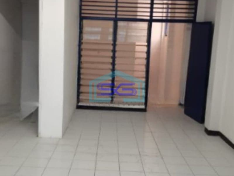 Disewakan Ruko Luas Bangunan 180 m² di Tambora Jakarta Barat