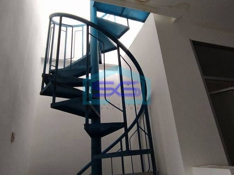 Dijual atau Disewakan Ruko 3 Lantai Lokasi Strategis Fasilitas Parkir Luas