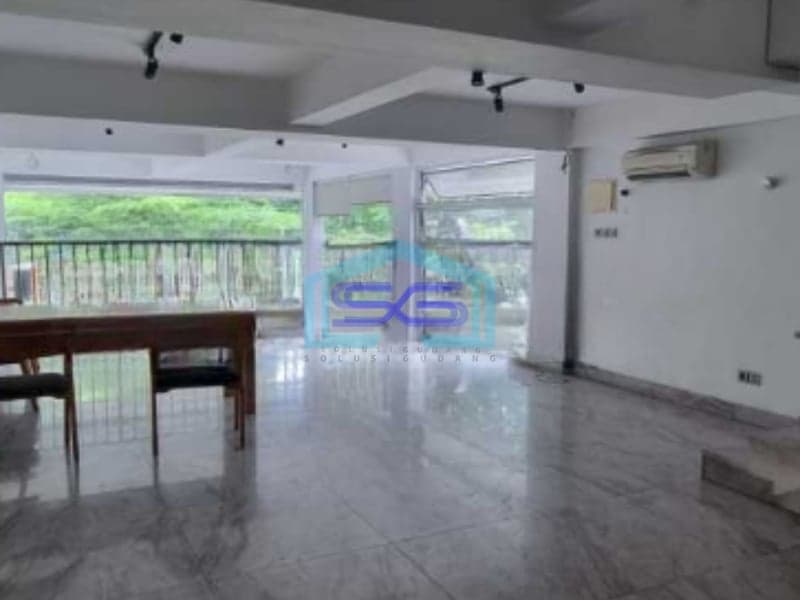 Disewakan Ruko Luas Tanah  300 m²  Lokasi di Pluit Jakarta Utara