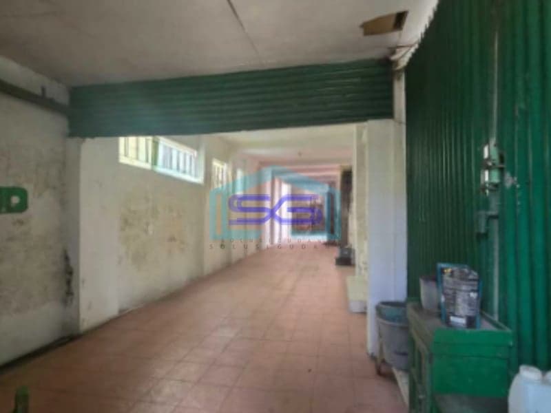 Dijual Ruang Usaha Pinggir Jalan Hitung Tanah Luas Tanah 525m2 Lokasi di Banjarsari Solo