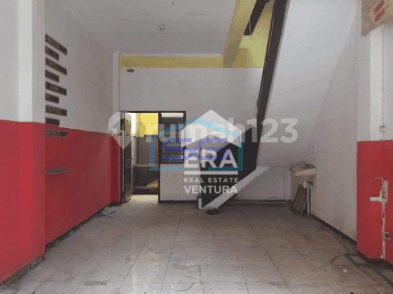 Dijual Ruko Luas Bangunan 180 m² Lokasi Siap Huni Lokasi Malang