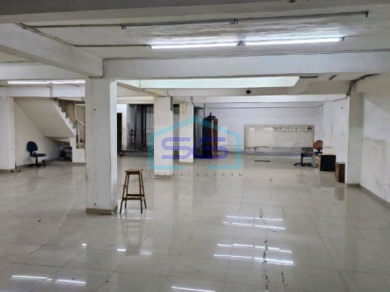 Disewakan Ruko Gandeng Grogol Jakarta Barat Buat Bisnis Luas Bangunan 500m2
