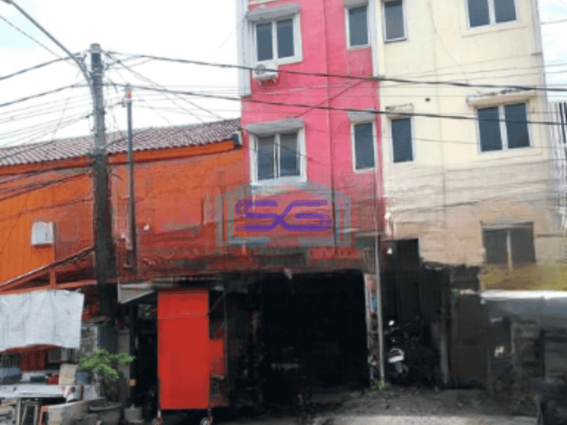 Dijual Ruko Luas Bangunan 144 m² di Pinggir Jalan Raya Kelapa Dua Tangerang
