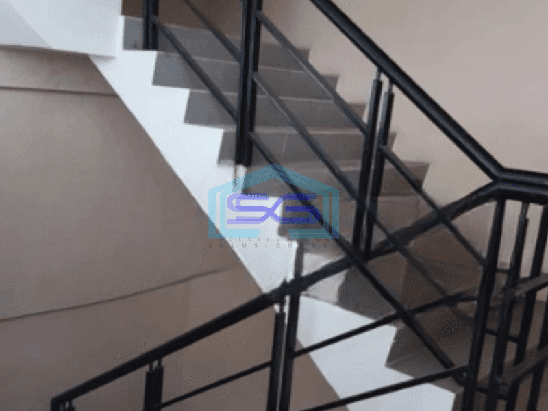 Disewakan Ruko Luas Bangunan 420 m² di Jembatan Besi Jakarta  Barat