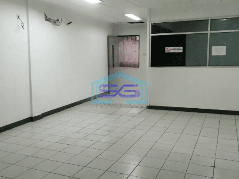 Disewakan Ruko Pinggir Jalan Raya Tambora Jakarta Barat Luas Bangunan  750 m²