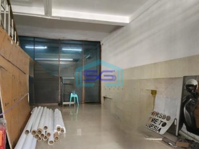 Dijual Ruang Usaha 2 Lantai Luas Bangunan 550 m² Lokasi Manyar Surabaya