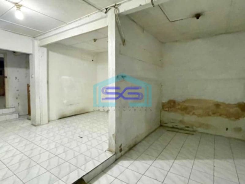 Disewakan Ruko 2 Lantai Lokasi Strategis Di Tengah Kota Surakarta Cocok Untuk Investasi Usaha LB 400m2