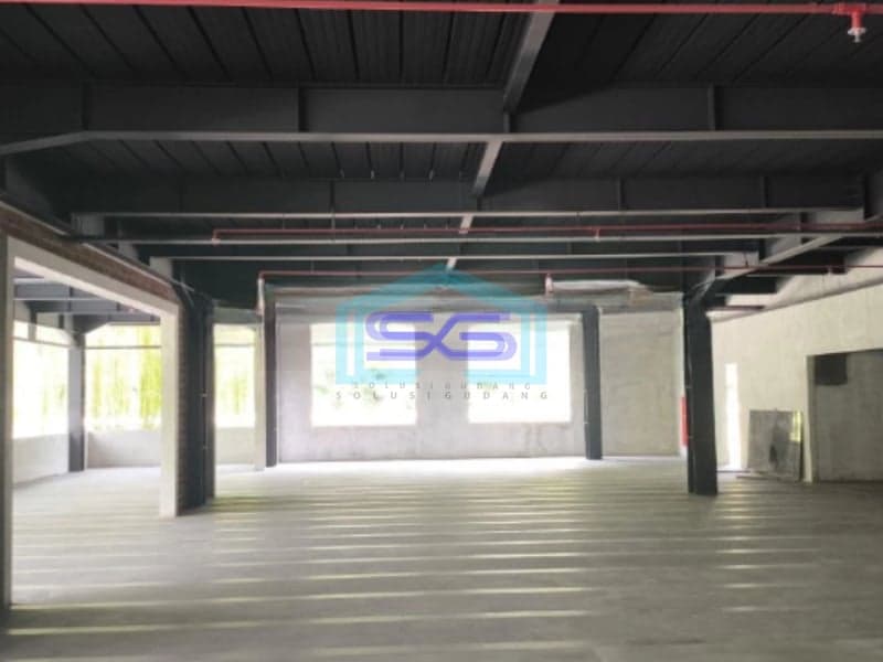 Disewakan Gedung Ruang Usaha di Pinggir Jalan Daerah Jakarta Selatan LB 2100m2
