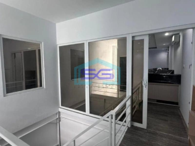 Dijual Gudang Sedayu Bizpark Furnished Daan Mogot Jakarta Barat Akses Kontener 40ft Luas Tanah 180m2