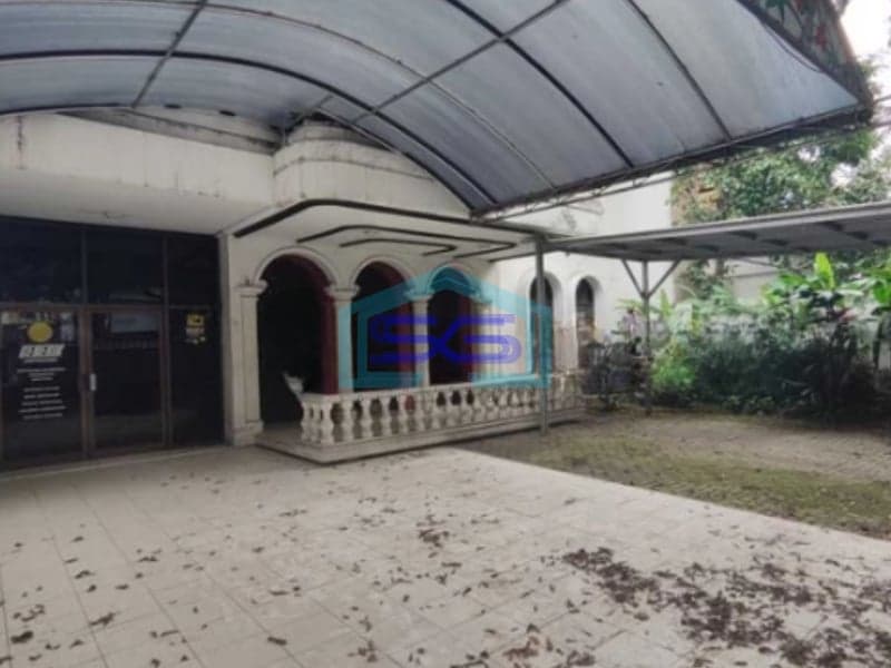 Disewakan Ruang Usaha Bagus Lokasi di Sutami Sentra Sari Bandung LB 400m2
