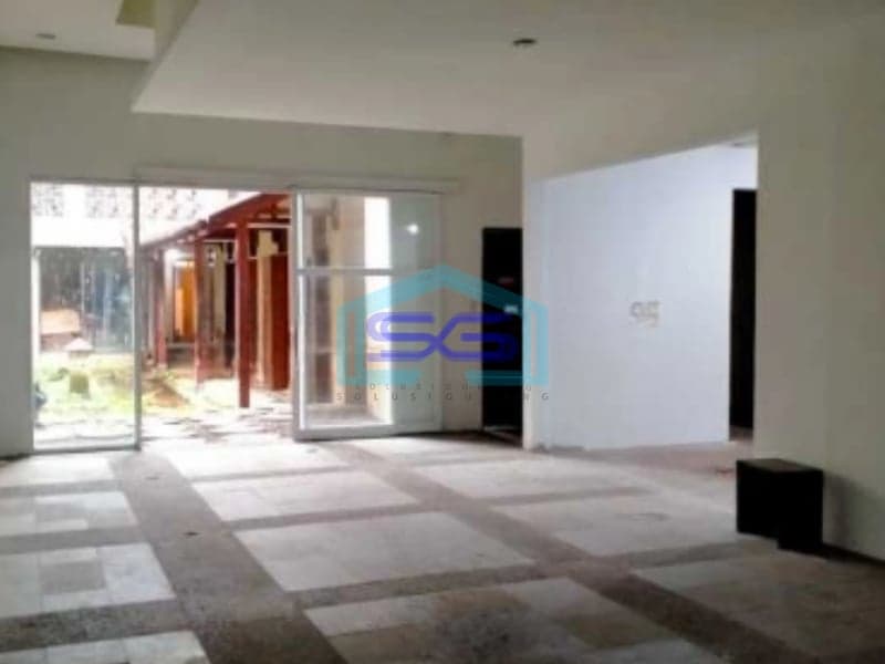 Dijual Ruang Usaha Sangat Bagus Lokasi Strategis di Surya Sumantri Bandung LT 780m2