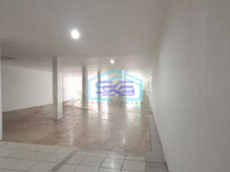 Disewakan Ruko 2 Lantai Luas Tanah 330 m² Lokasi di Kebon Jeruk Jakarta Barat