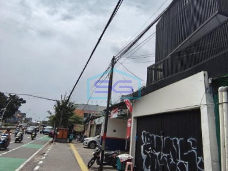 Disewakan Ruko Cocok Untuk Kantor di Jakarta Timur LB 205 m²
