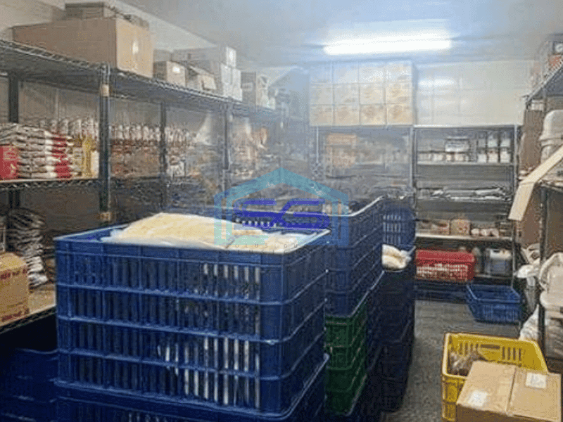 Dijual gudang gandeng 504m2 di Kamal