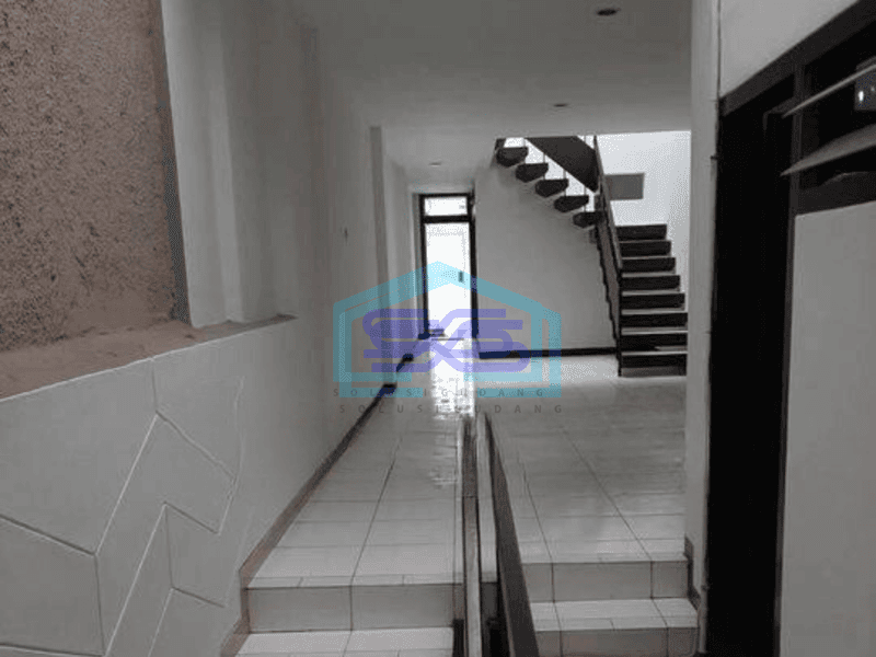 Disewakan Ruko 3 Lantai di Cicadas Bandung Jawa Barat
