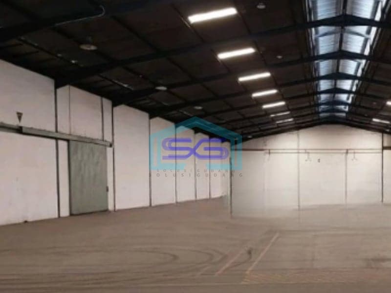 Disewakan Gudang Luas Bangunan  6480 m² Lokasi di Surabaya Ada Loading Dock