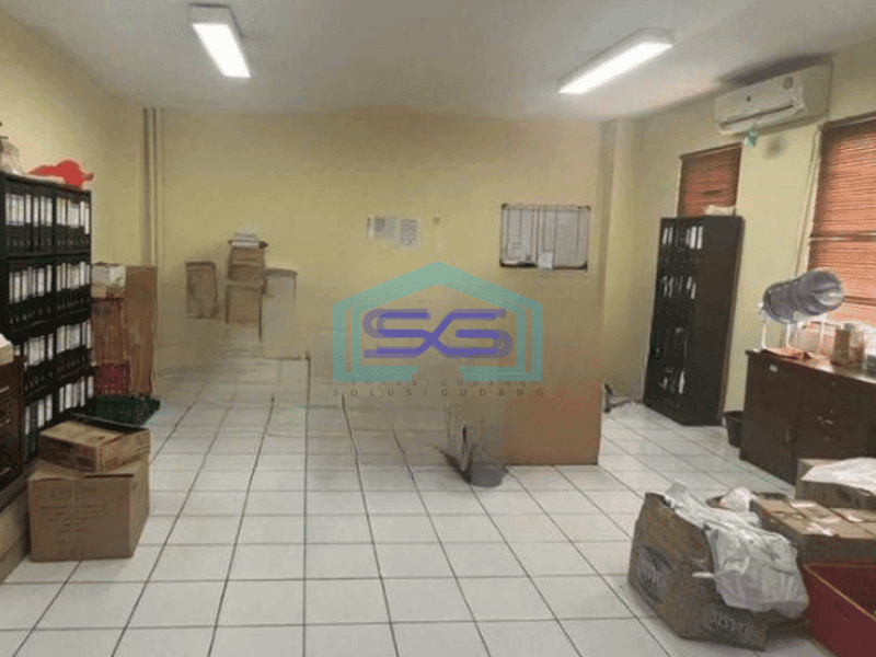 Dijual Gudang Turun Harga Luas Bangunan  504 m² Ada Lift Barang di Kamal Jakarta Utara