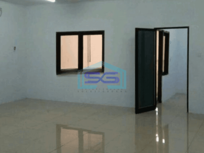 Disewakan Gudang Siap Pakai Luas Tanah 600 m² Ada Kantor di Setu Tangerang Selatan