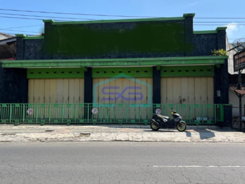 Shop House for Sale Near Town Square, Magelang Land Area 400 m2