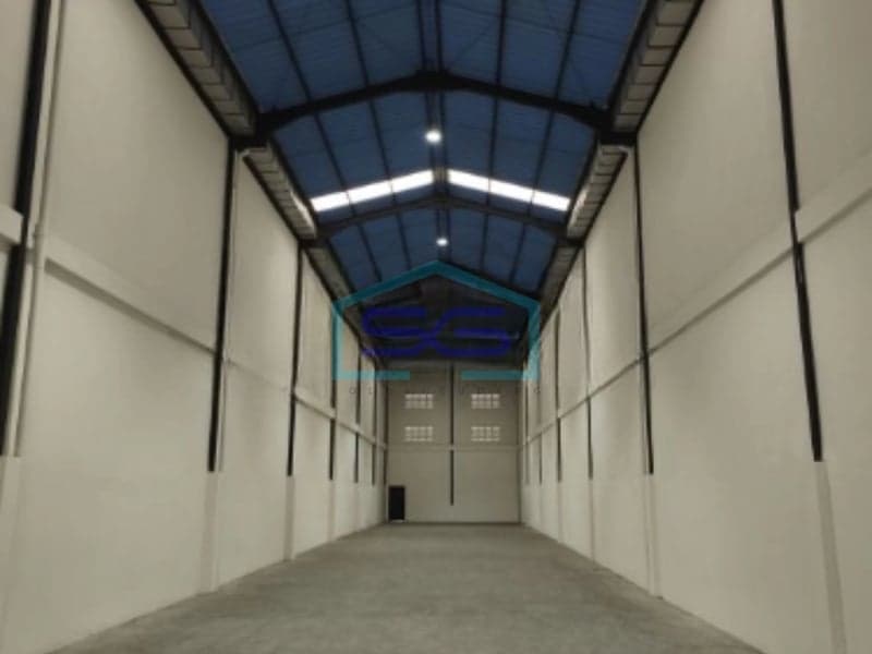 Cheap and Tidy Warehouse for Rent, Container Access in Bitung, Tangerang Building Area 425 m²