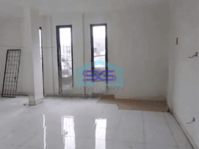 Disewakan Ruko Luas Bangunan  673 m² Lokasi Strategis di Jelambar Jakarta Barat