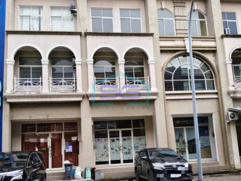 Disewakan Ruko 3 Lantai di Bekasi Jawa Barat Luas Bangunan 162 m²