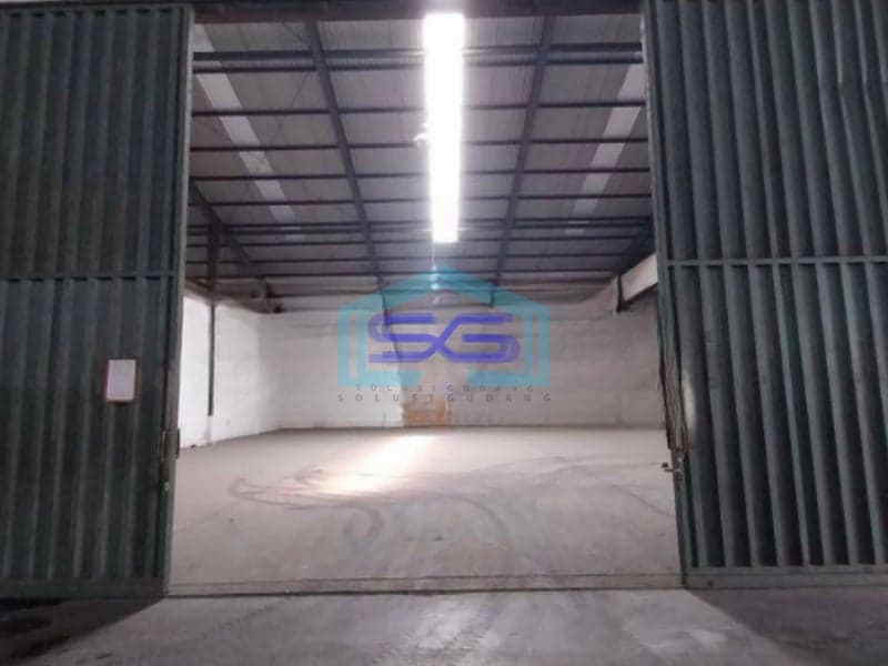 Disewakan Gudang Akses Container 40 Feet Luas Bangunan 428 m² di Jurumudi Tangerang
