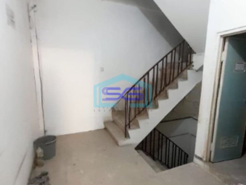Dijual Ruko Lokasi Strategis Luas Bangunan  208 m² Lokasi di Pangeran Jayakarta Jakarta Pusat