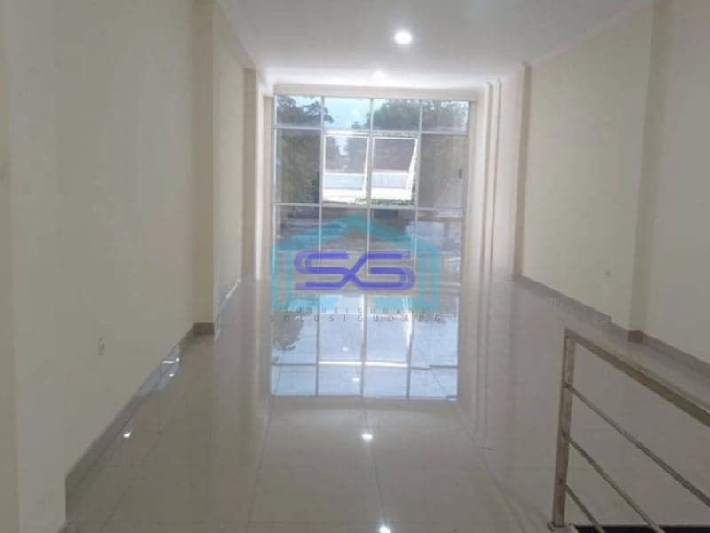 Dijual Ruko 3 Lantai di Pondok Gede Jakarta Timur LB 282m2 Parkiran Luas