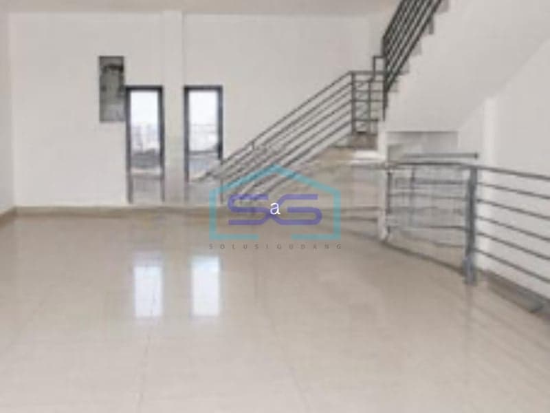Ready to Occupy Shop House for Sale Strategic Location in Muara Karang, North Jakarta, Building Area 250 sqm