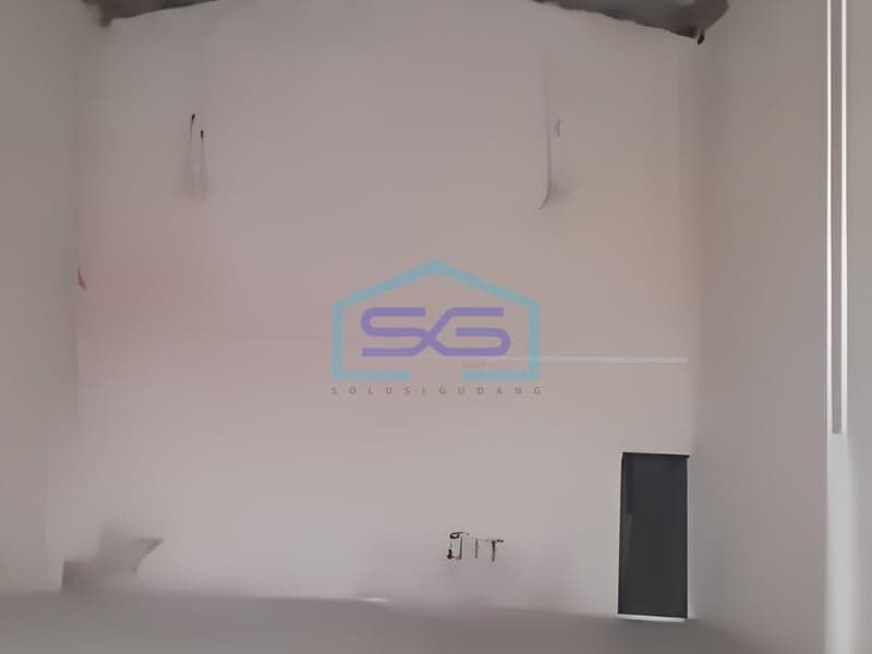 Ready-to-Use Warehouse for Rent in Complex in Cakung, East Jakarta Building Area 192 sqm