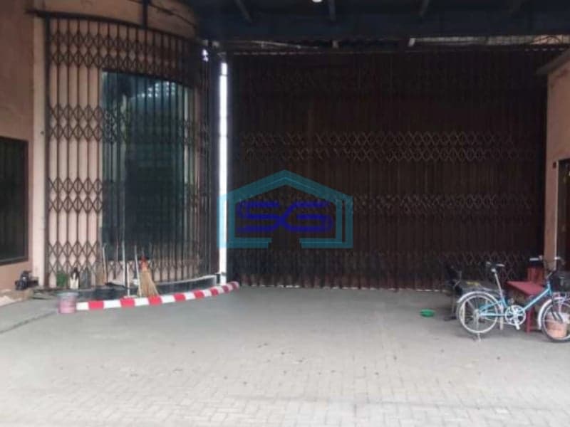 Dijual Gudang Luas Bangunan  800 m² Area Parkir Luas Lokasi Taman Sidoarjo Jawa Timur