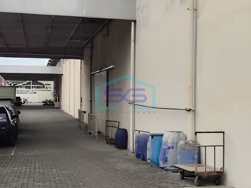 Dijual Gudang Masuk Kontainer Luas Bangunan 7.400 m2 di Jl Kapuk Kamal Jakarta Utara