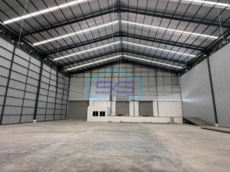 Warehouse for Rent with Container Access Near Airport in Pakuhaji, Tangerang - Building Area 1,690 m²
