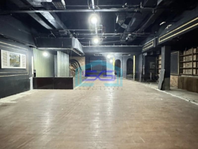 Dijual Ruang Usaha Ex Bar di Area Kemang Jakarta Selatan Pinggir Jalan LB 1800m2