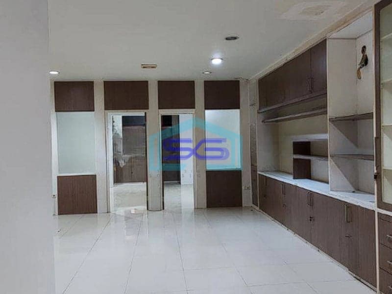 Disewakan Ruko 4 Lantai Lokasi Strategis Rapih di Kelapa Gading Jakarta Utara
