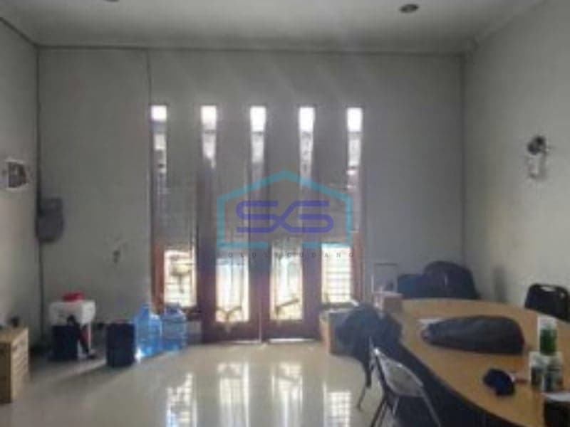 Disewakan Ruko Lokasi Strategis Luas Tanah 327 m² di Surakarta