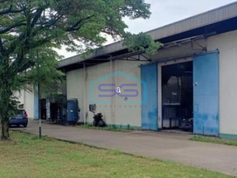 Factory for Sale Strategic Location Flood-Free in Tangerang Building Area 2,700 m²
