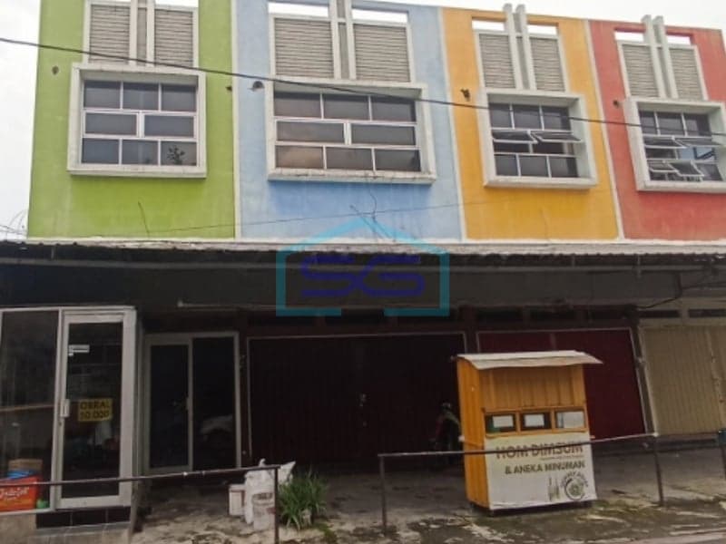中爪哇省三宝垄市中心店屋出售，建筑面积80平方米