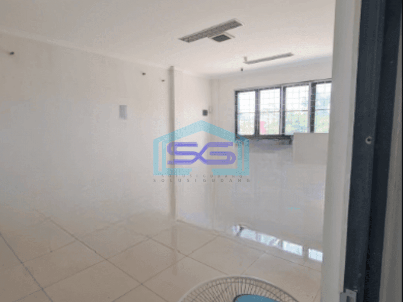 Disewakan Ruko 2 Lantai Luas Bangunan  208 m² di Gading Serpong Tangerang