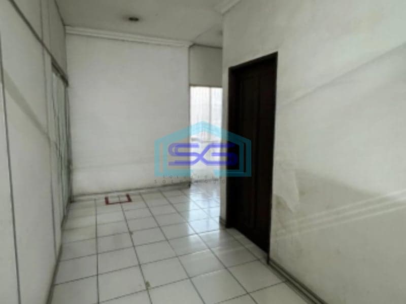 Dijual Gudang Area parkir Luas Lokasi Cipondoh Tangerang